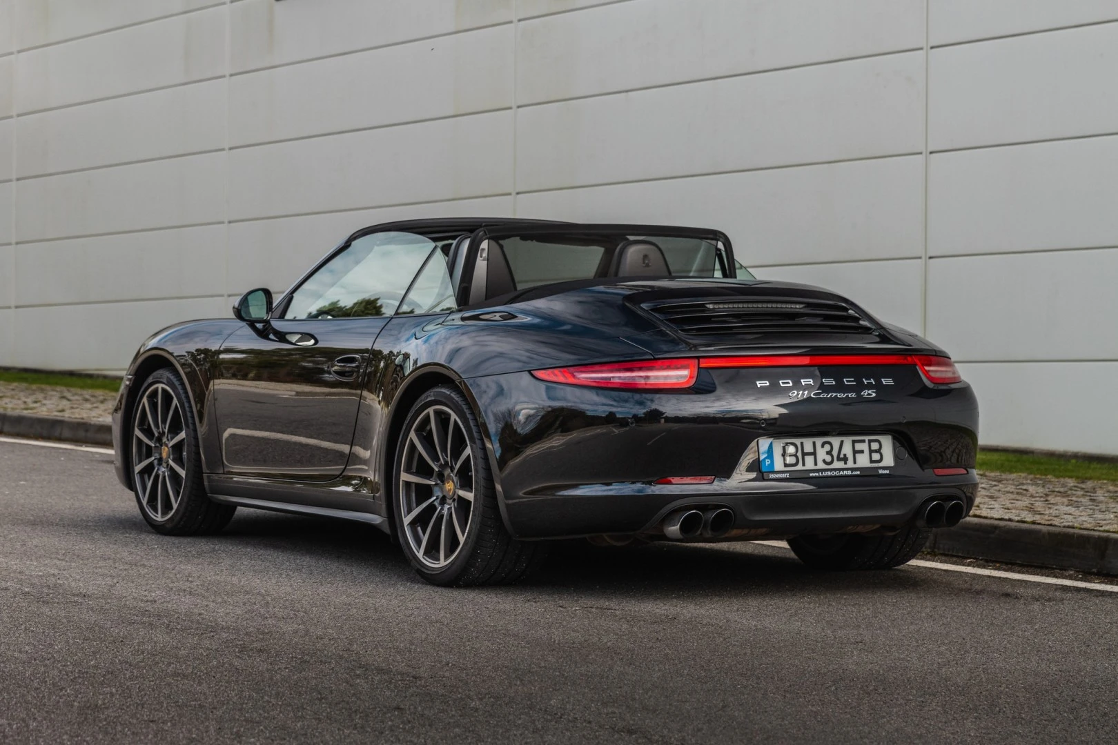 Porsche 911 (991) Carrera 4 Cabriolet PDK Black Edition
