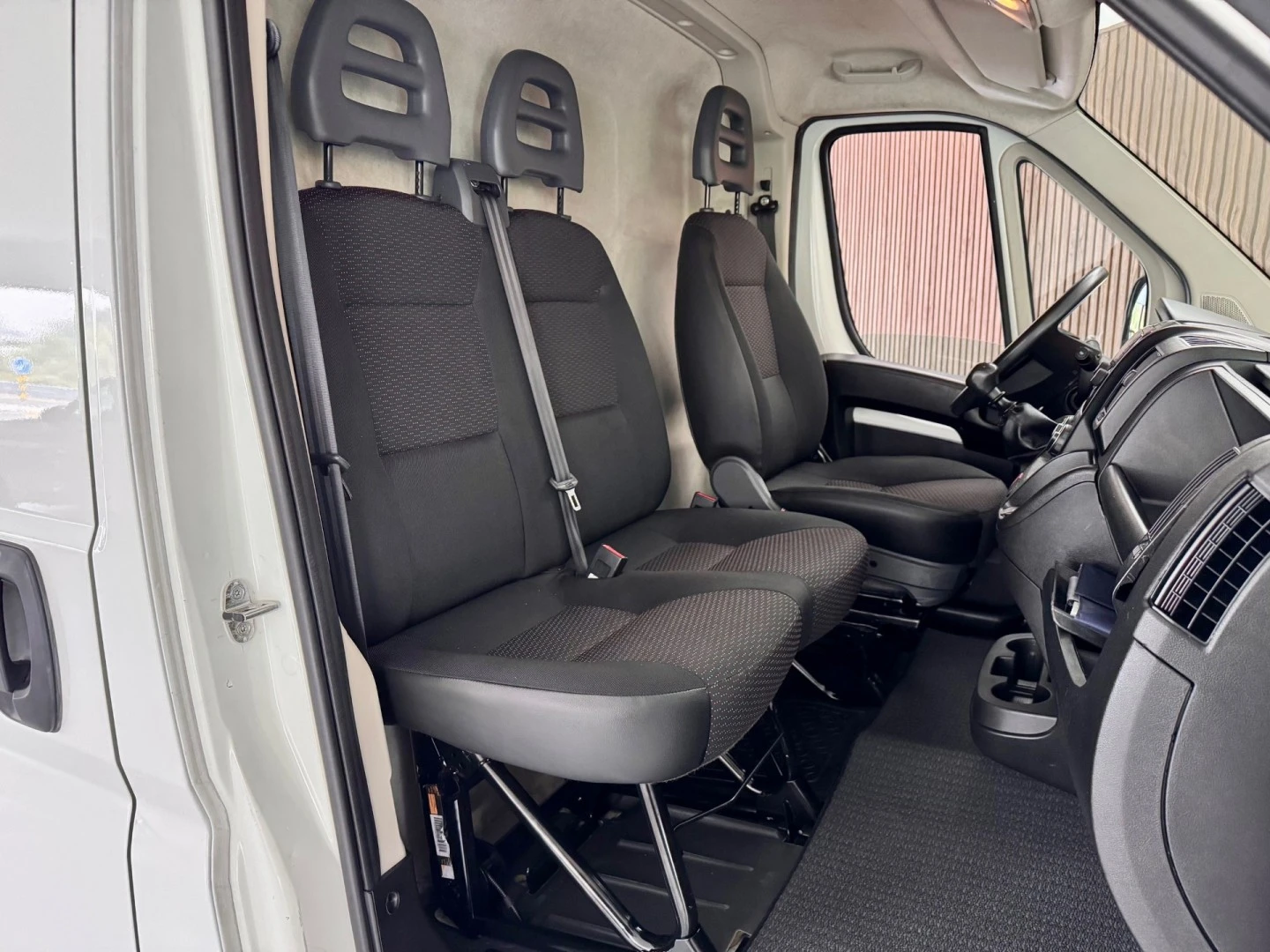 Peugeot Boxer 2.2 BlueHDi 330 L1H1 Pro