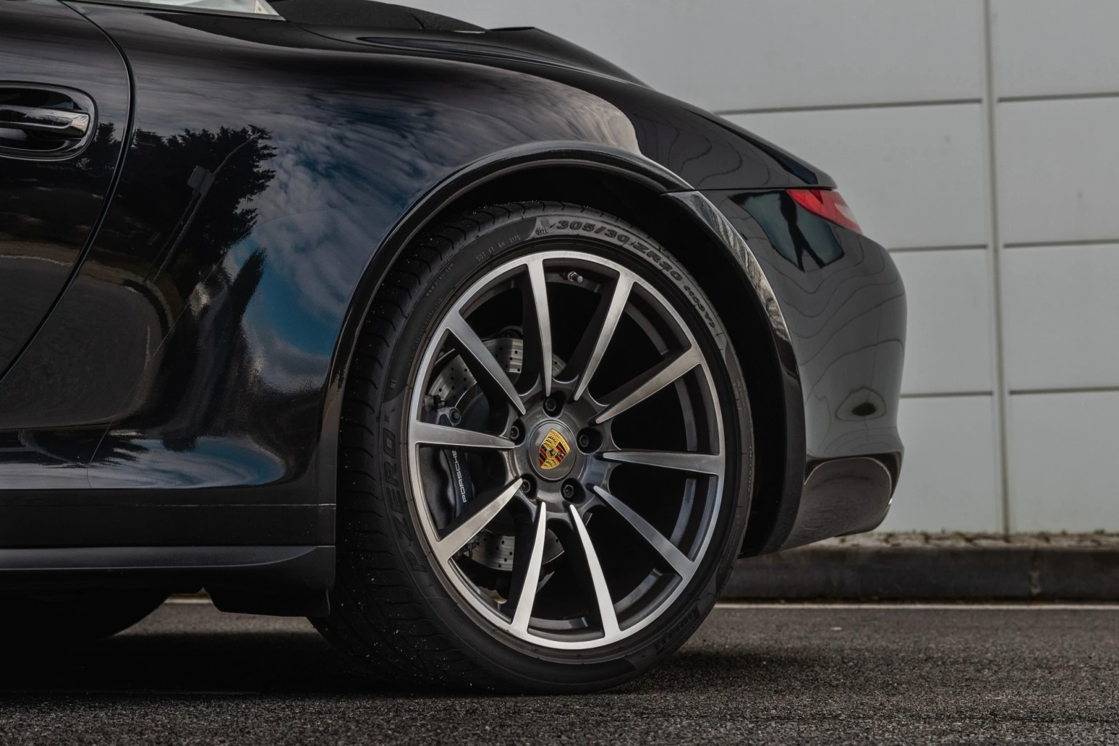 Porsche 911 (991) Carrera 4 Cabriolet PDK Black Edition