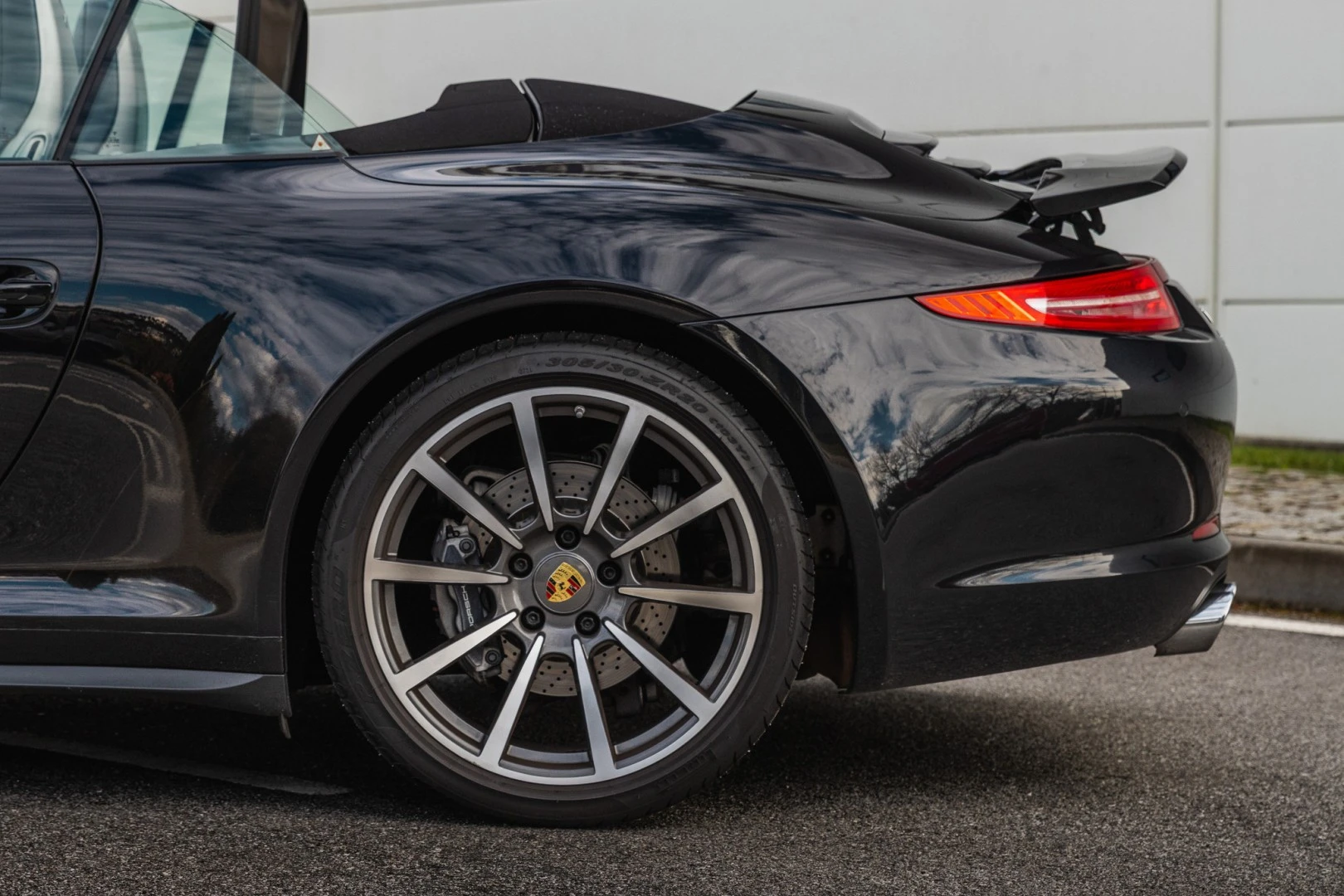 Porsche 911 (991) Carrera 4 Cabriolet PDK Black Edition