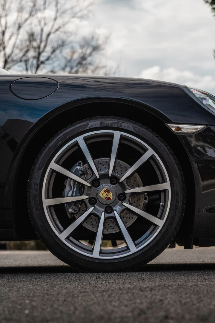 Porsche 911 (991) Carrera 4 Cabriolet PDK Black Edition