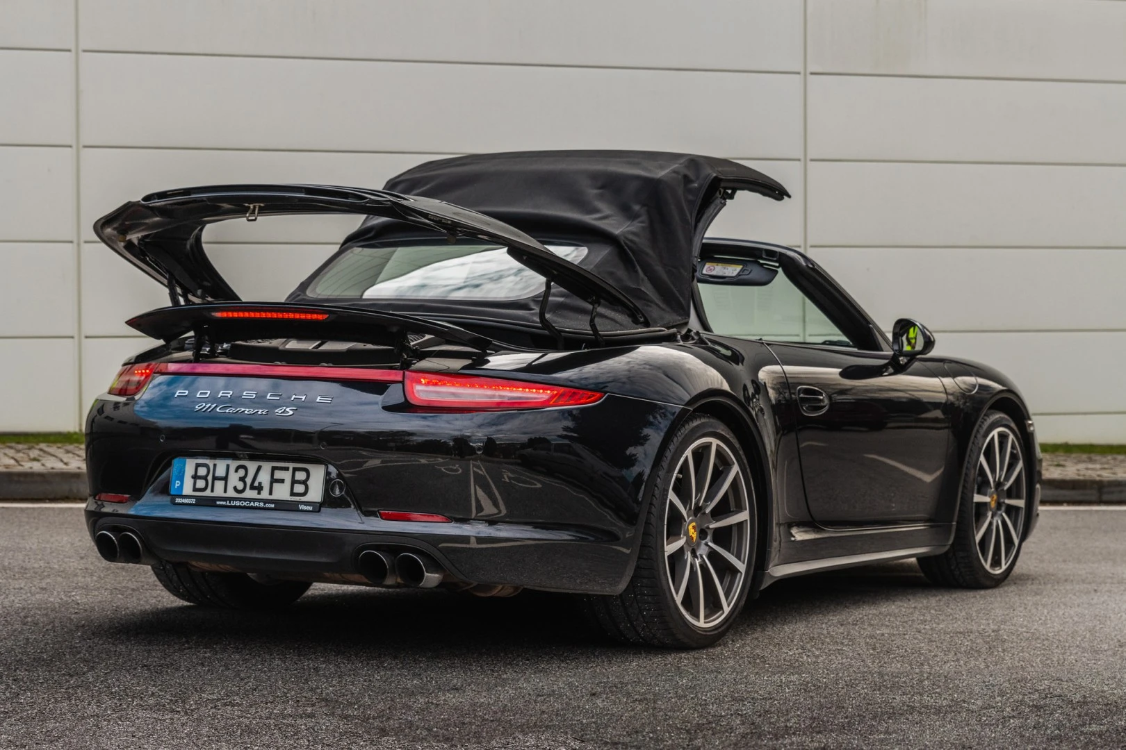 Porsche 911 (991) Carrera 4 Cabriolet PDK Black Edition