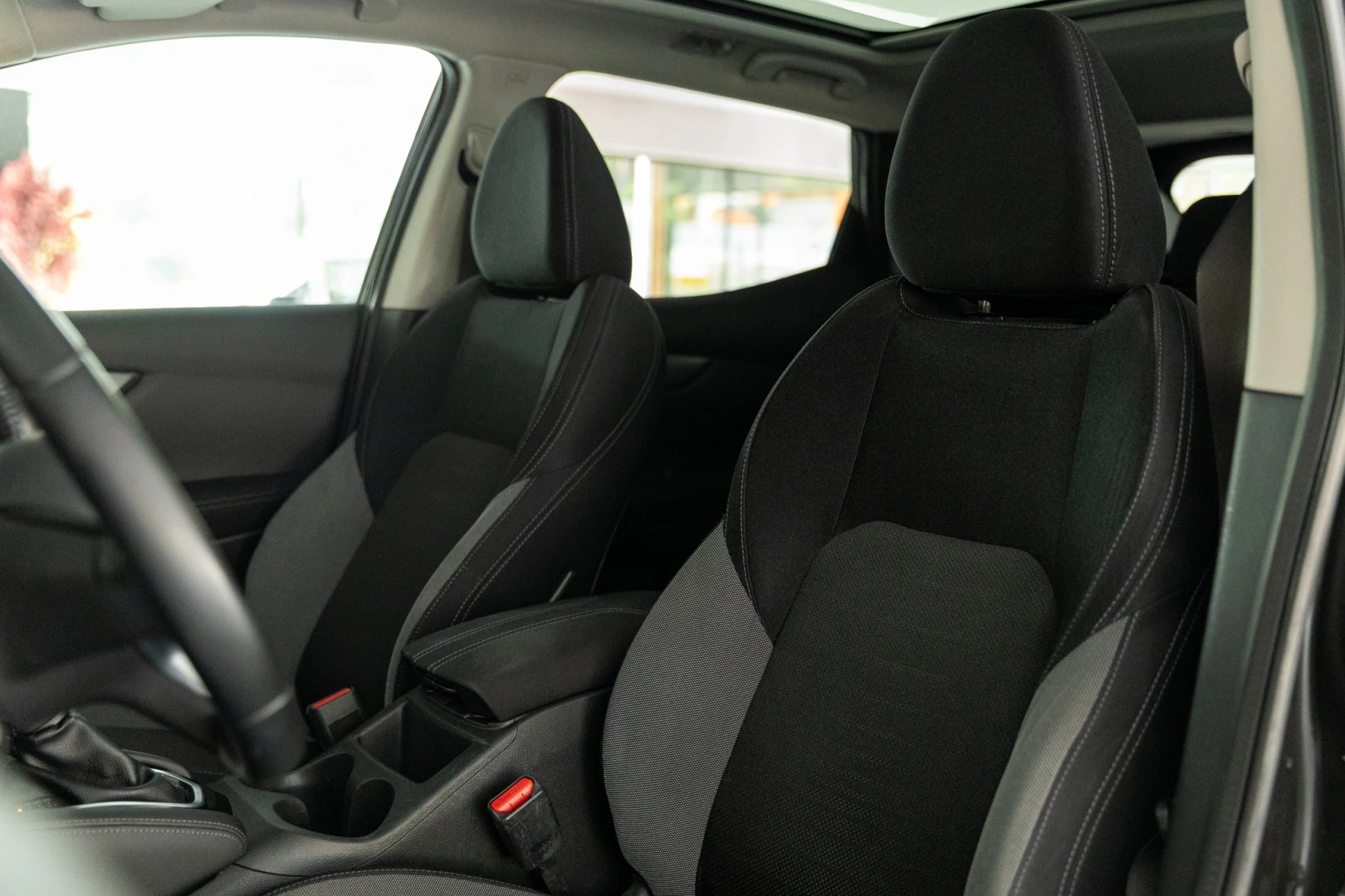 Nissan Qashqai 1.2 DIG-T N-Connecta PS 18 Xtronic
