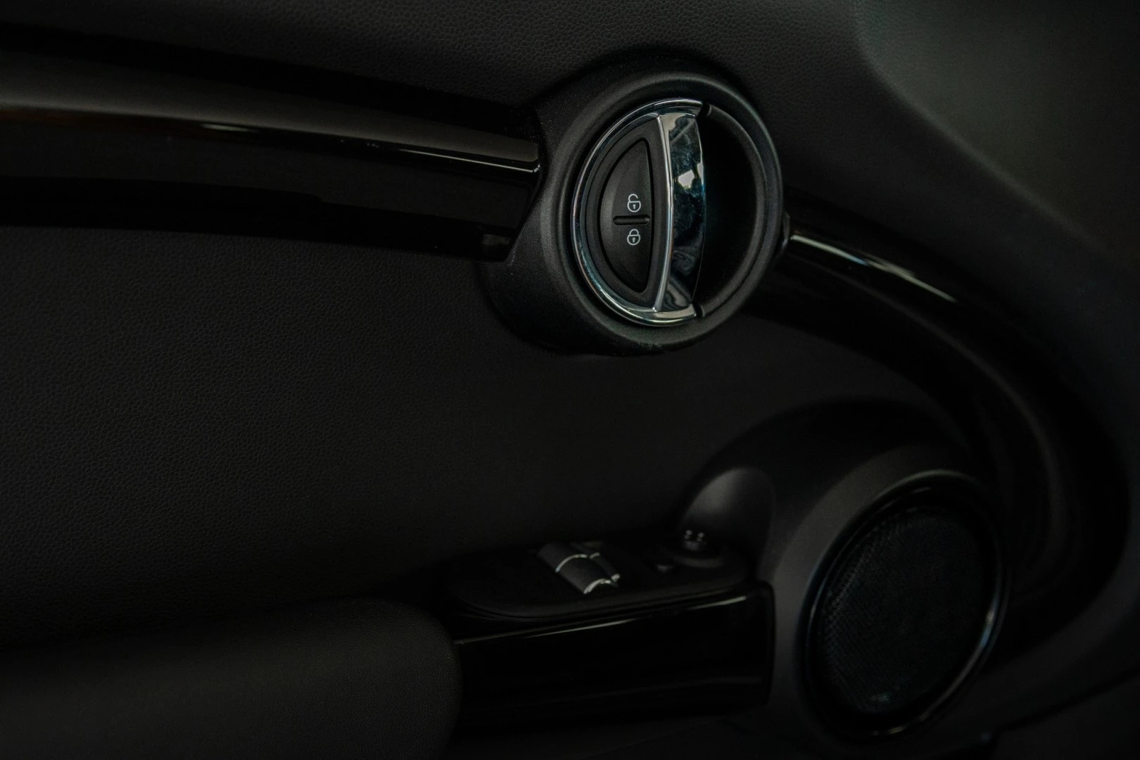 MINI 3 Portas One