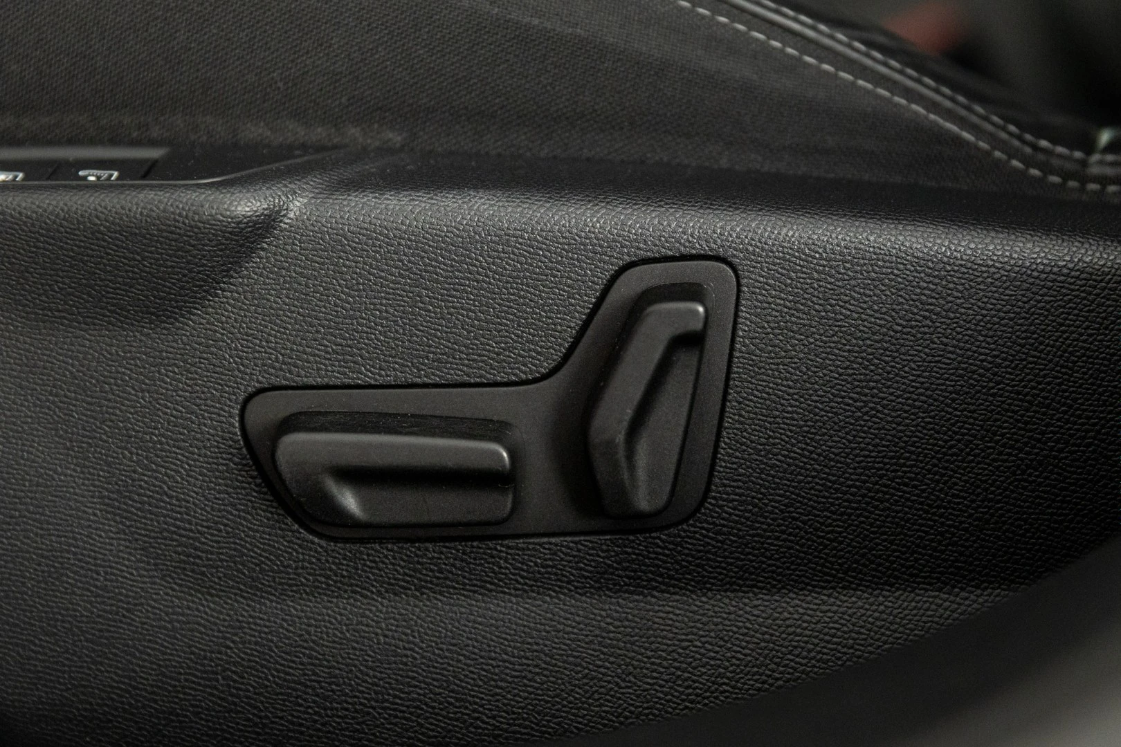 Peugeot 2008 PureTech 130 Allure Pack