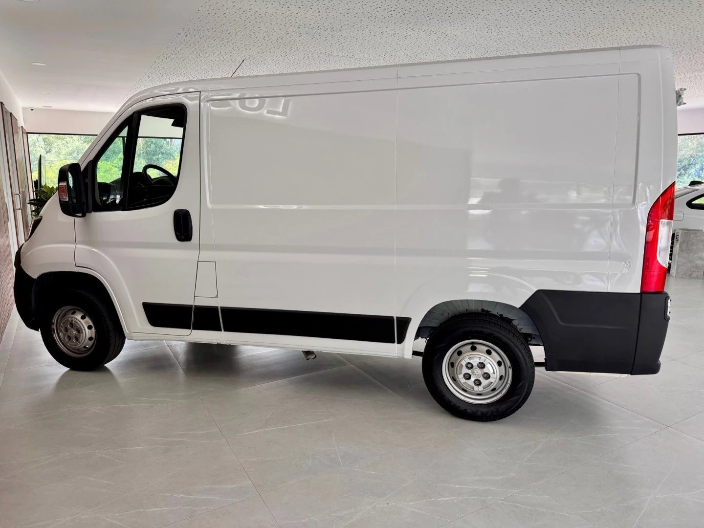 Peugeot Boxer 2.2 BlueHDi 330 L1H1 Pro
