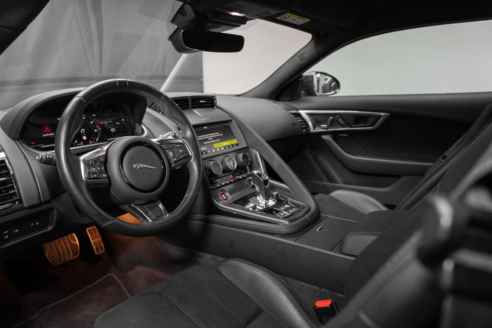Jaguar F-Type 2.0 i4 R-Dynamic Black