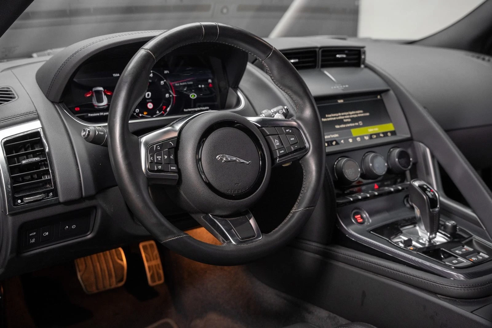 Jaguar F-Type 2.0 i4 R-Dynamic Black