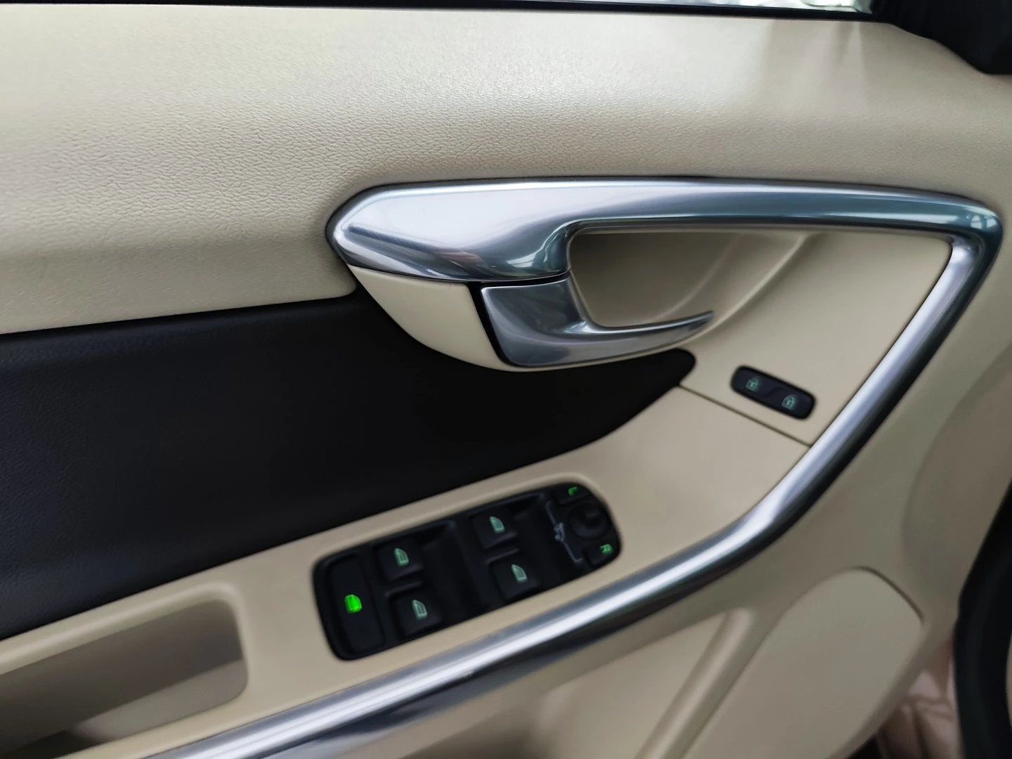 Volvo XC 60 2.0 D4 DRIVe Momentum