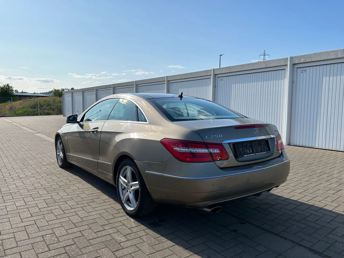 Mercedes-Benz E 250 CGi Avantgarde BlueEfficiency