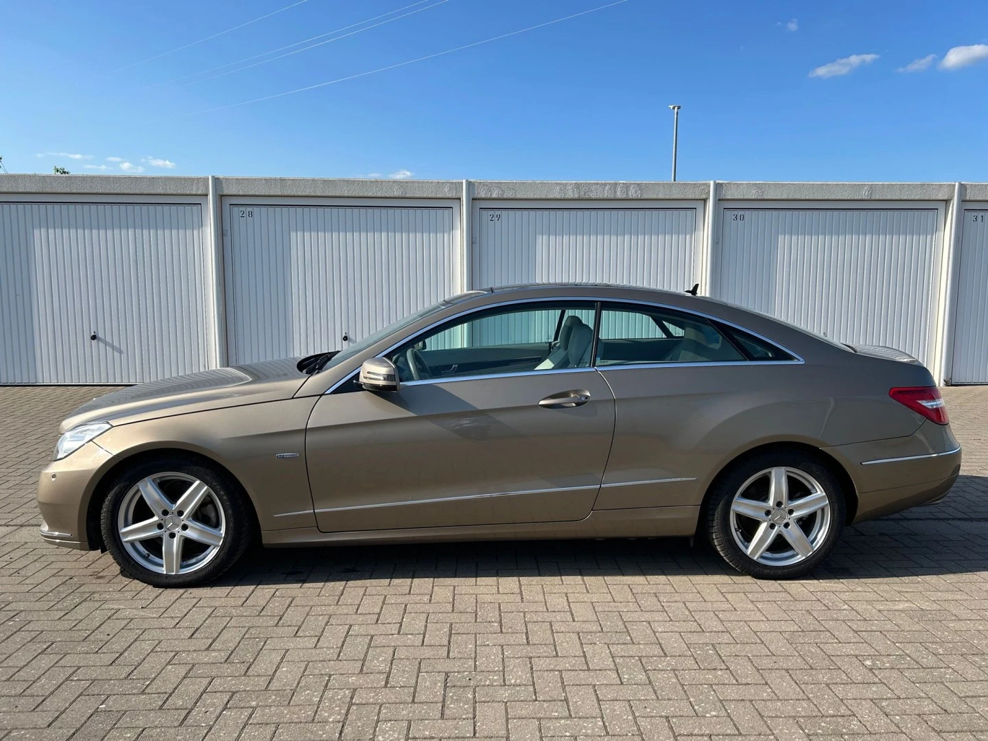 Mercedes-Benz E 250 CGi Avantgarde BlueEfficiency