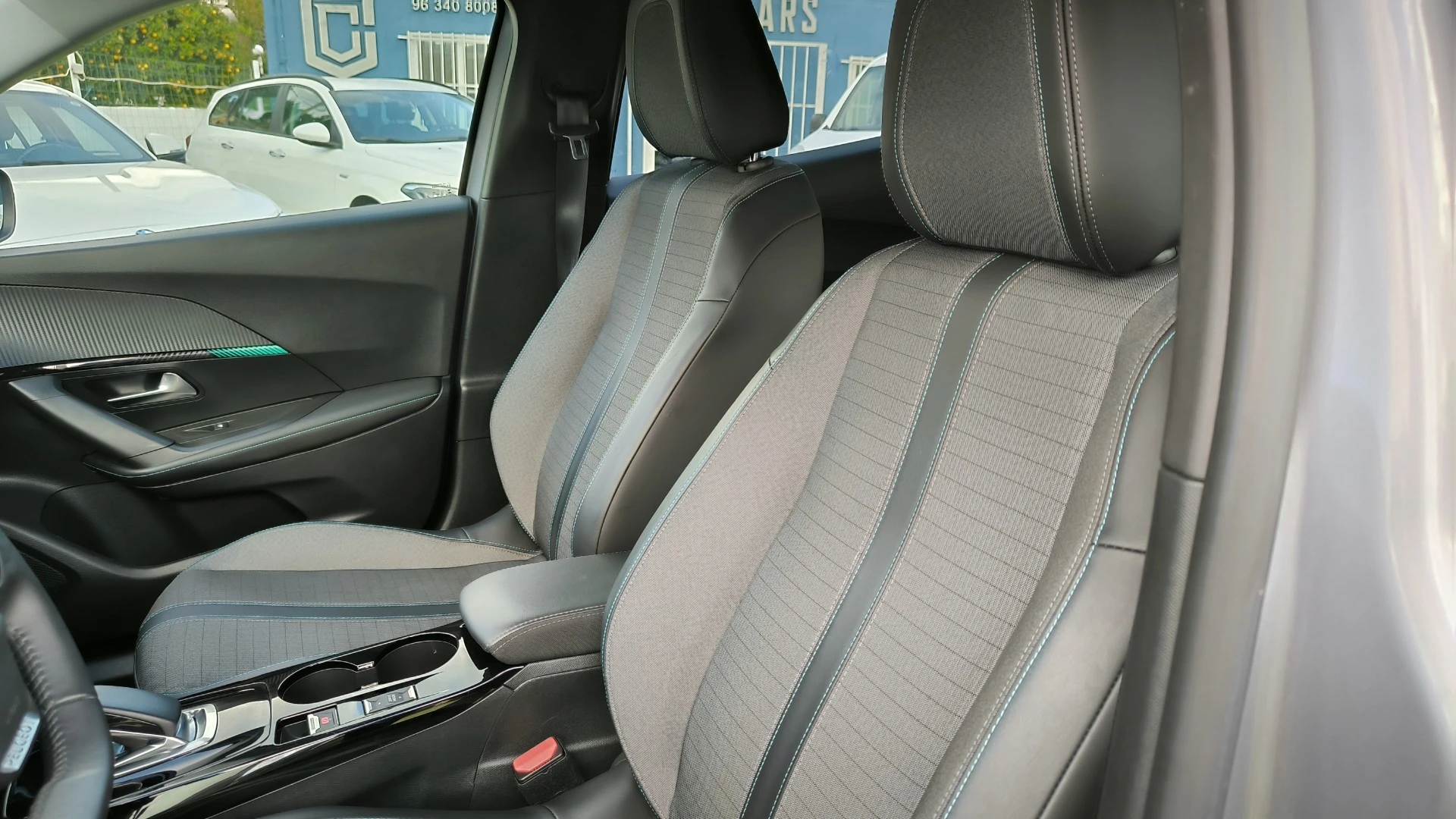 Peugeot e-2008 50 kWh Allure